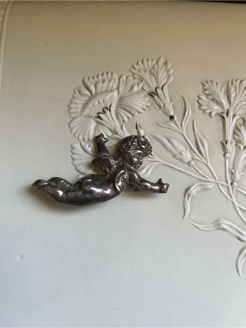 Vintage Flying Cherub Brooch Silver Tone